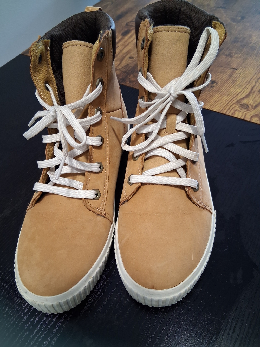 Timberland Wheat Tan Lace-Up Ankle Boots